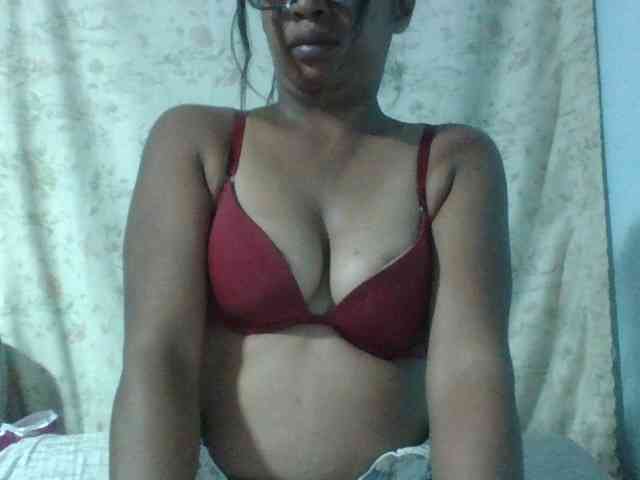 Raheli95 webcam