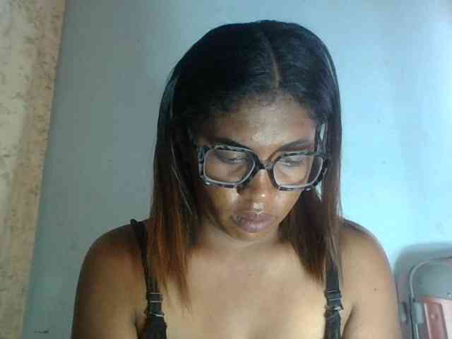 Raheli95 webcam