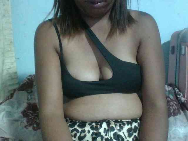 Raheli95 webcam