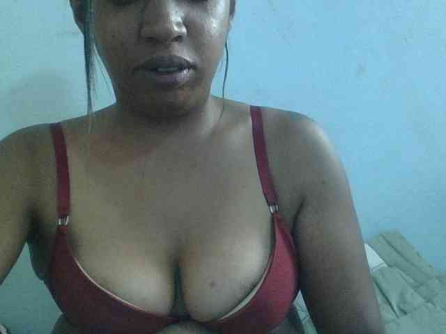 Raheli95 webcam