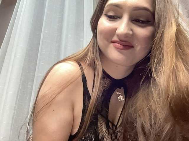 Queenli483 live cam preview