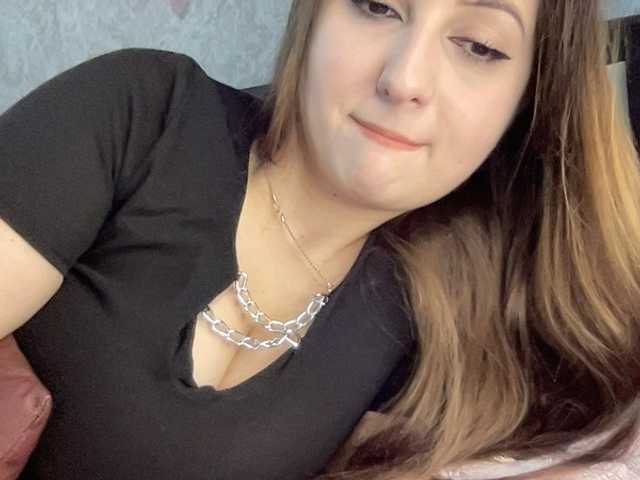 Queenli483 live cam on BongaCams