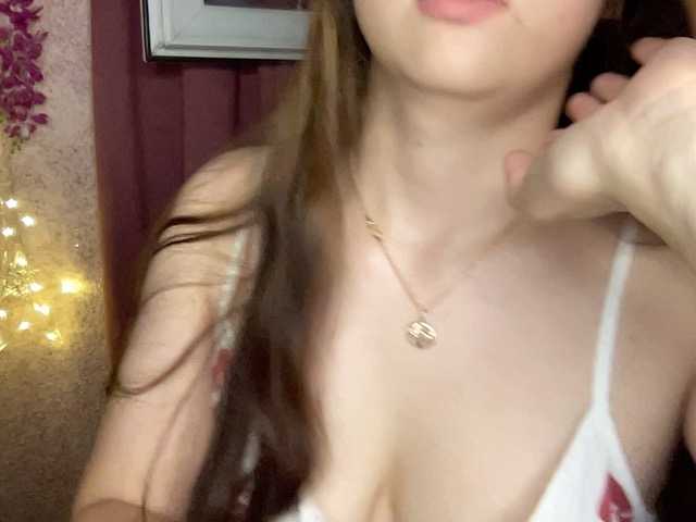 Queenli483 live cam on BongaCams