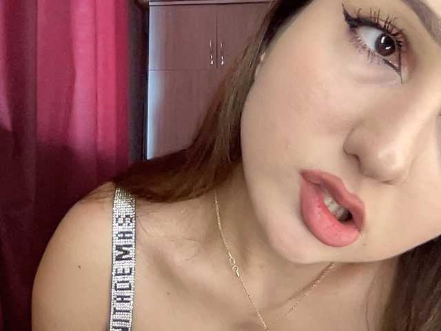 Queenli483 live cam on BongaCams
