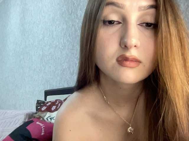 Queenli483 live cam preview