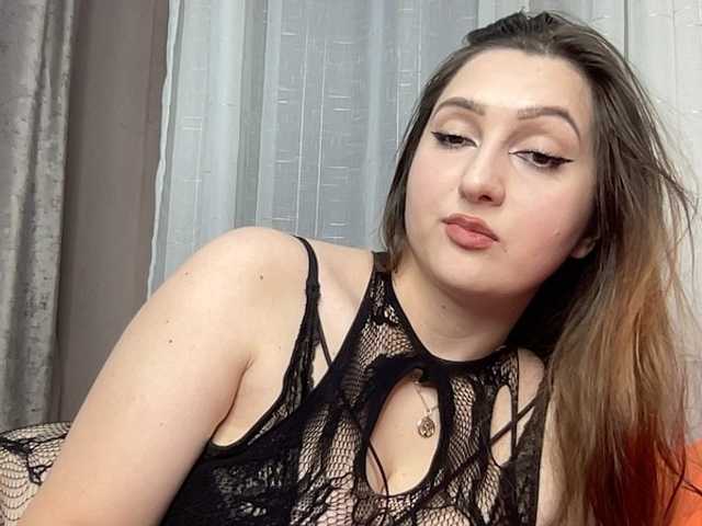 Queenli483 live cam on BongaCams