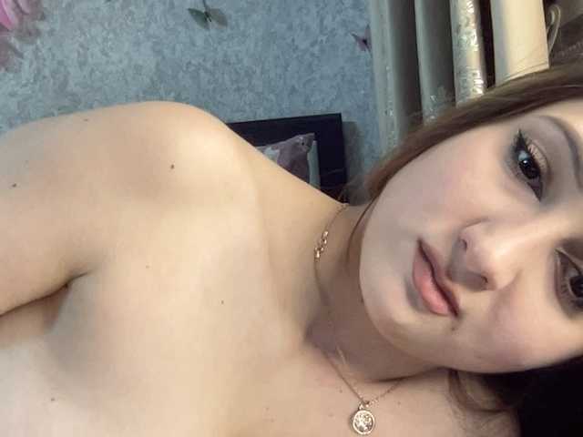Queenli483 live cam on BongaCams