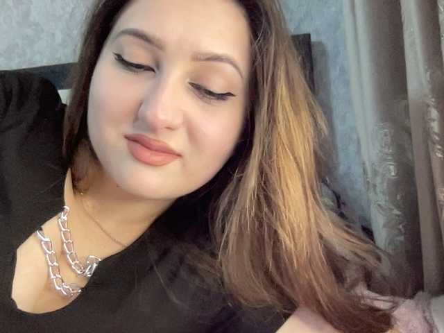 Queenli483 live cam on BongaCams
