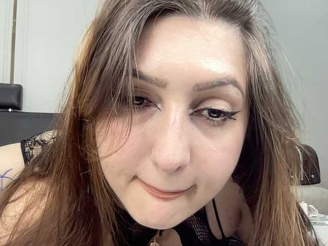 Queenli483 live cam on BongaCams