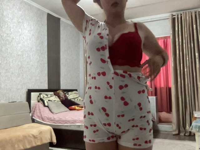 Queenli483 live cam on BongaCams