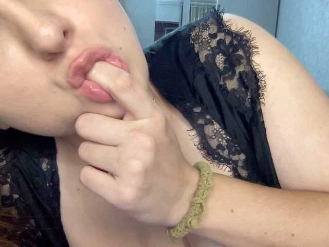 Queenli483 live cam on BongaCams