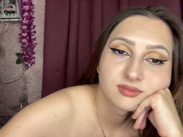 Queenli483 live cam on BongaCams