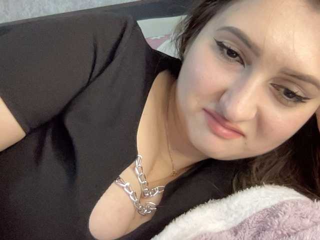 Queenli483 live cam on BongaCams