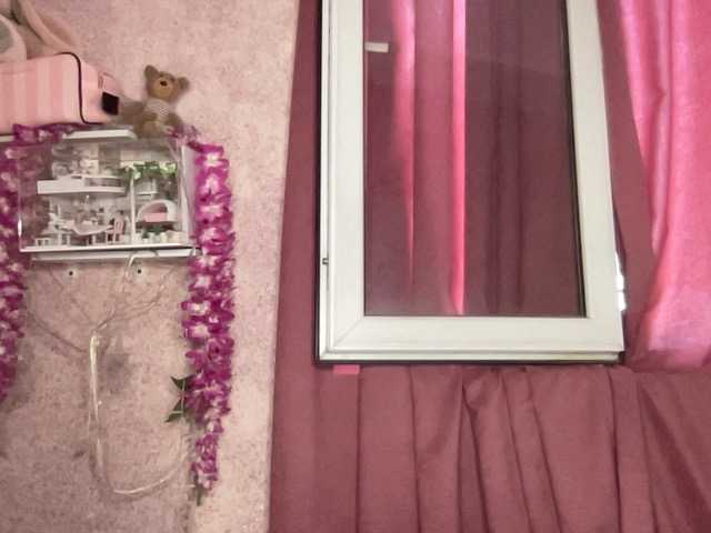 Queenli483 live cam preview