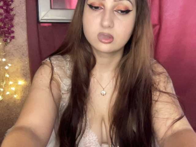 Queenli483 live cam on BongaCams