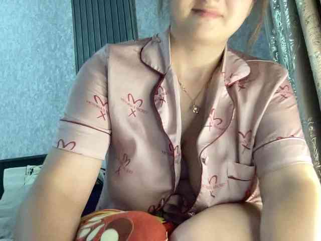Queenli483 webcam