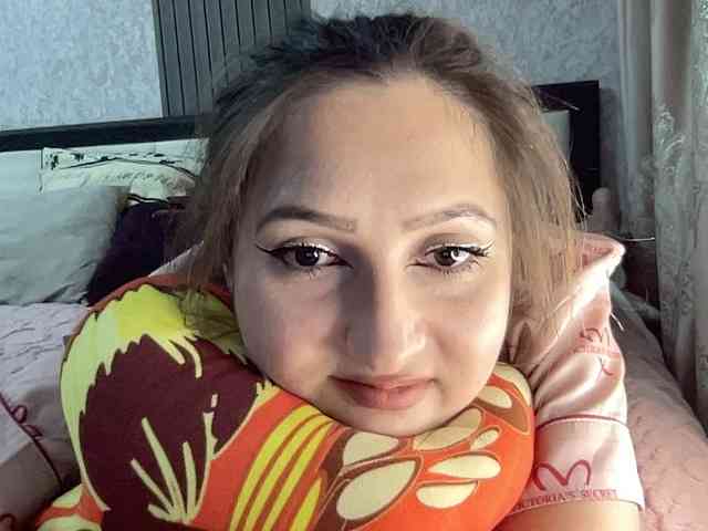 Queenli483 webcam