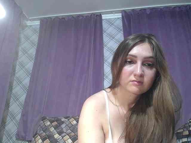 Queenli483 webcam