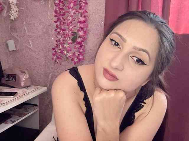 Queenli483 webcam