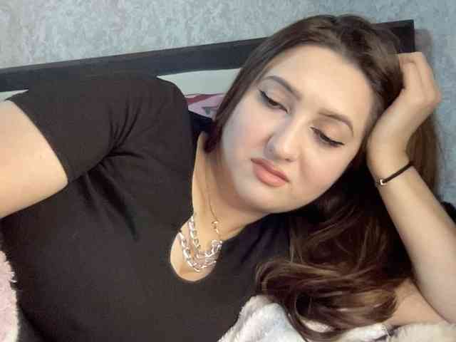 Queenli483 webcam
