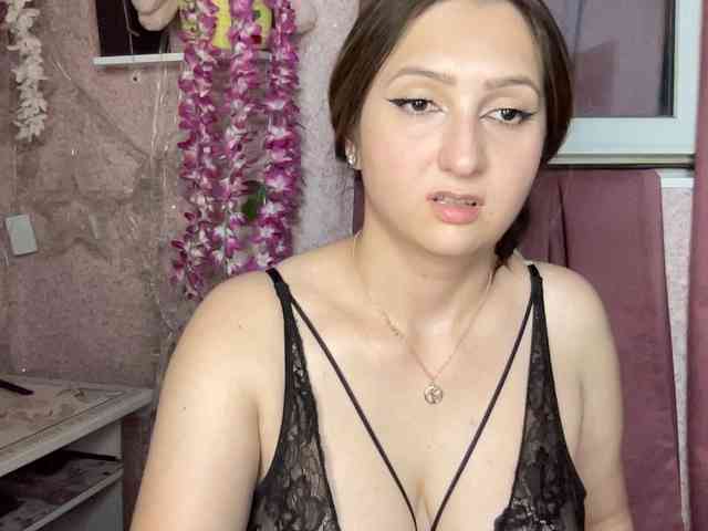Queenli483 webcam