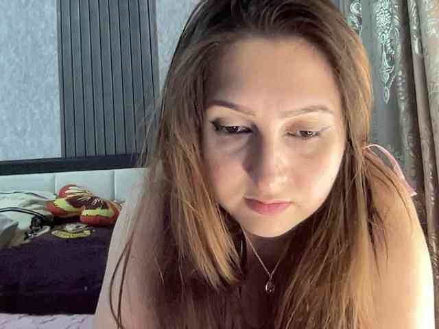 Queenli483 webcam