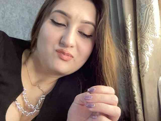 Queenli483 webcam
