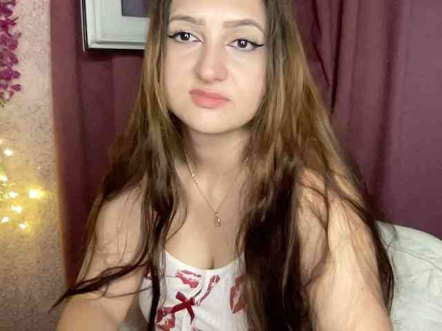 Queenli483 webcam