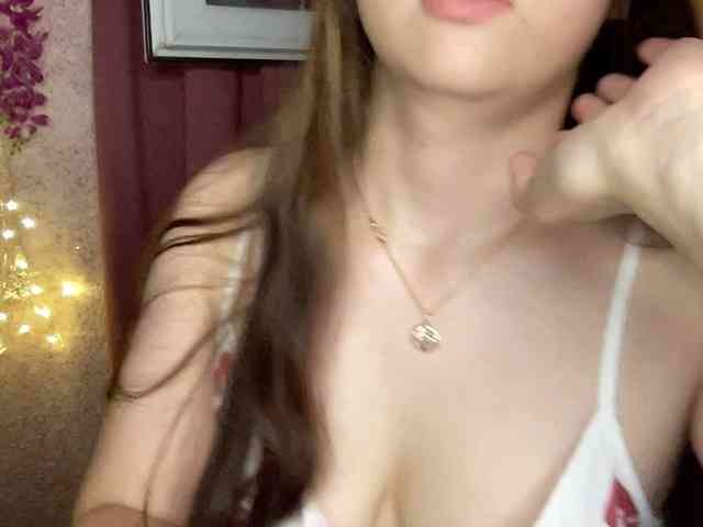 Queenli483 webcam