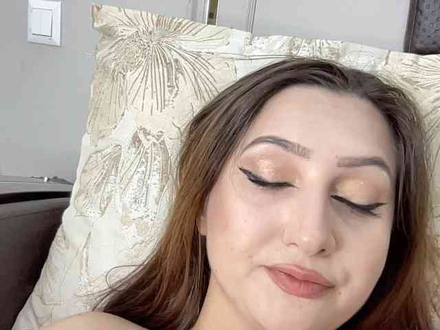 Queenli483 webcam