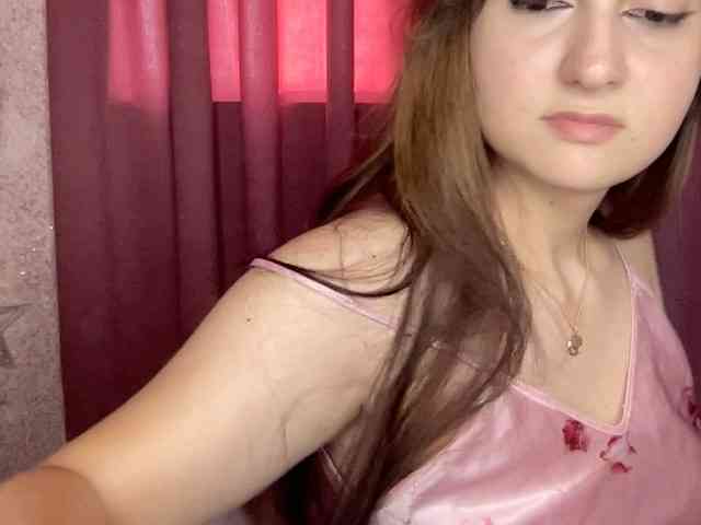 Queenli483 webcam