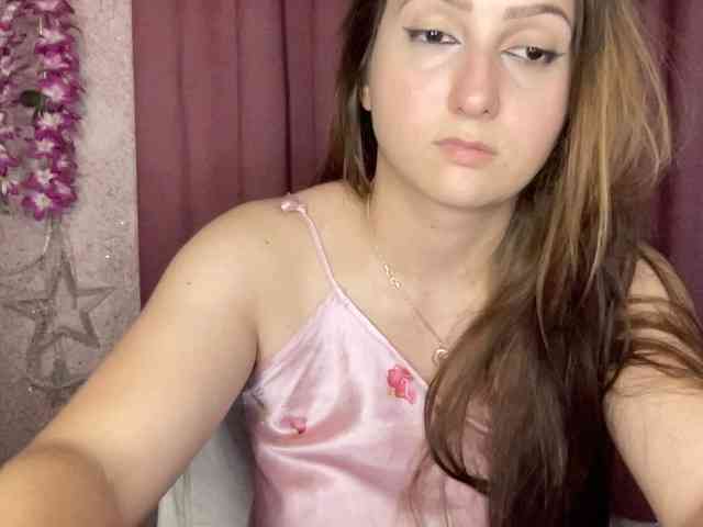 Queenli483 webcam