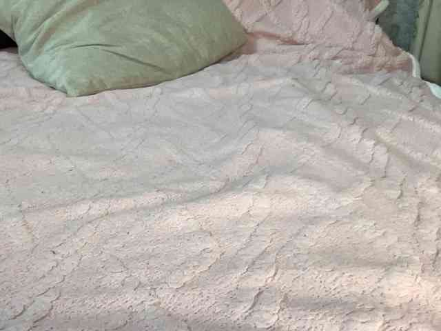 Queenli483 webcam