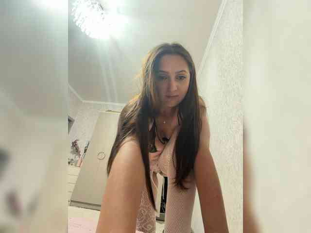 Queenli483 webcam