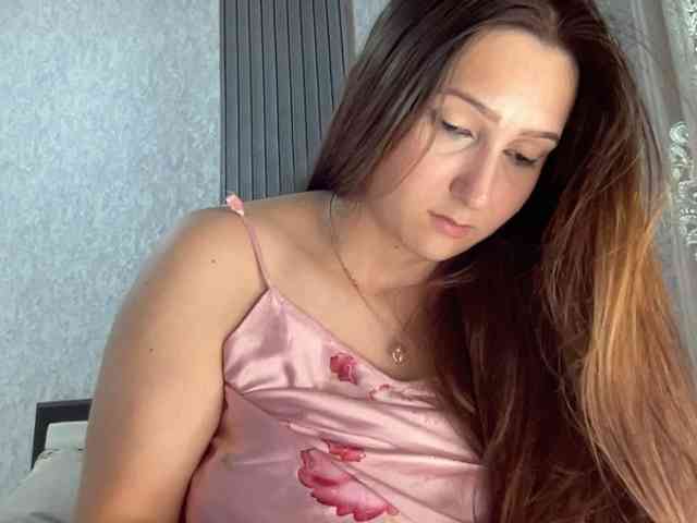Queenli483 webcam