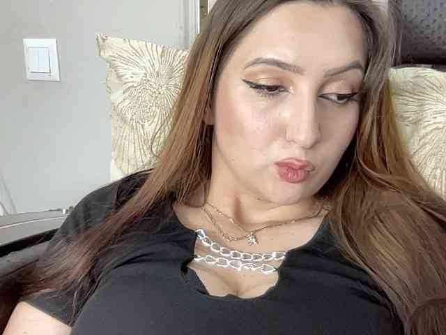 Queenli483 webcam
