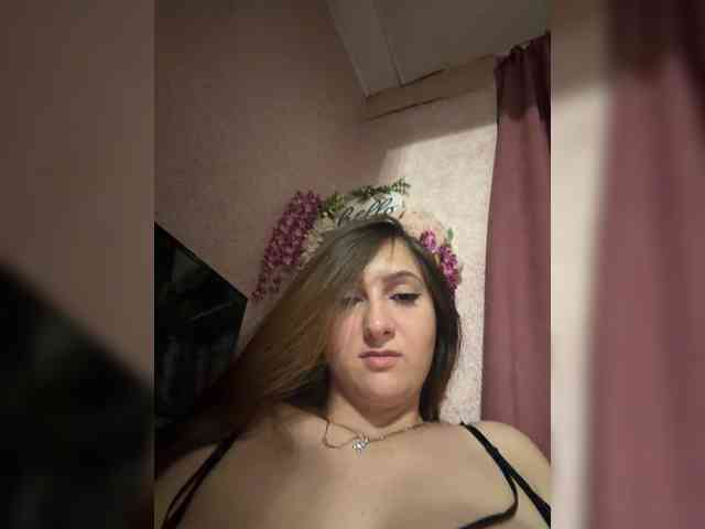 Queenli483 webcam