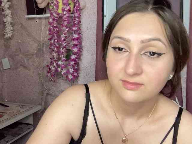 Queenli483 webcam