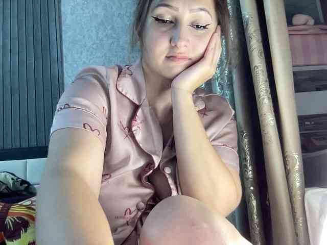 Queenli483 webcam
