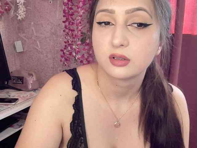 Queenli483 webcam
