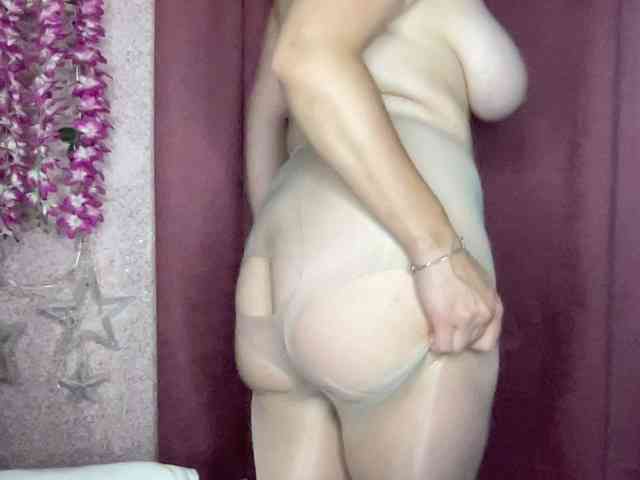 Queenli483 webcam