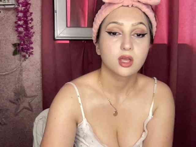 Queenli483 webcam