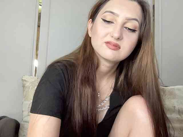Queenli483 webcam