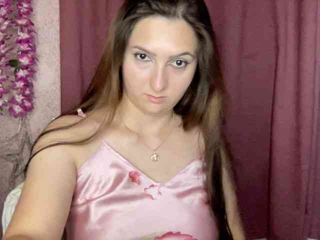 Queenli483 webcam