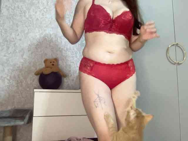 Queenli483 webcam