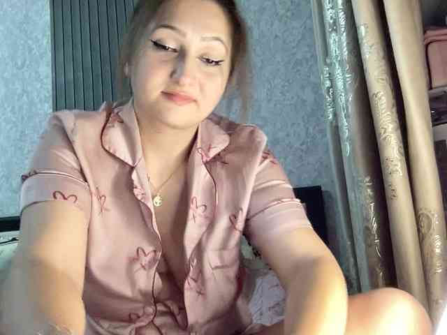 Queenli483 webcam