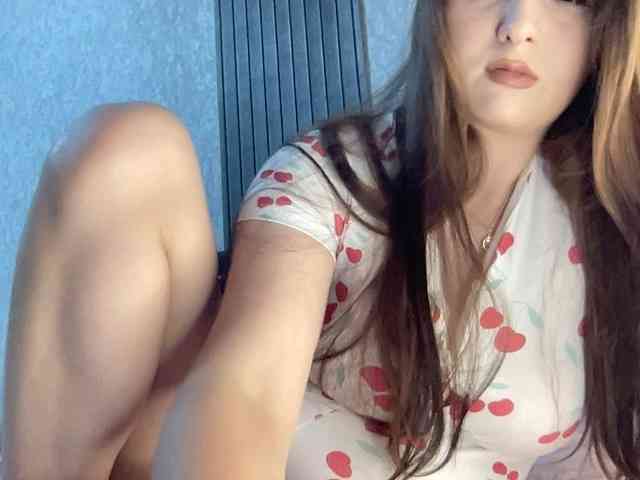 Queenli483 webcam