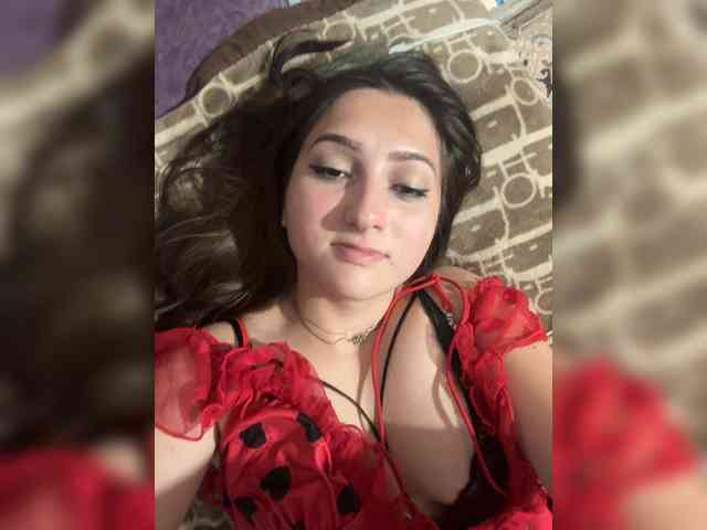 Queenli483 webcam
