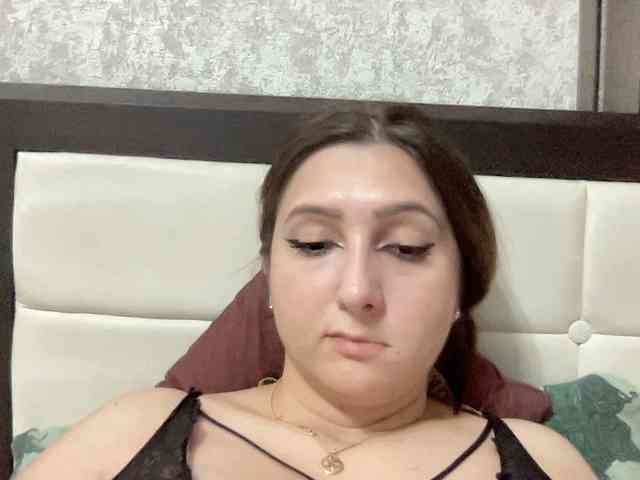 Queenli483 webcam