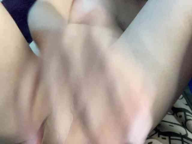 Queenli483 webcam